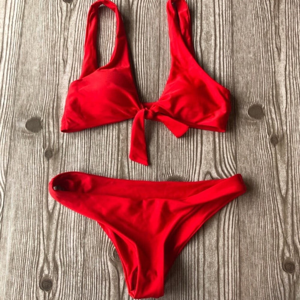 Shauna - Red Bikinj